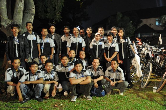 248533_2144720940564_1322460332_32595639_5635093_n Opera Van Java