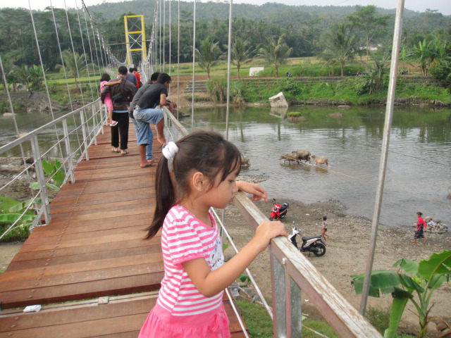 jembatan-gantung-klawing-2